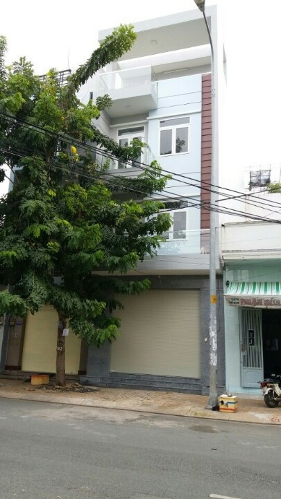 Bán nhà mặt tiền đường Nguyễn Phúc Chu, P. 15, Q. Tân Bình, DT: 5mx13m 5995812