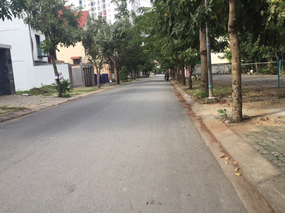 Bán gấp căn biệt thự Nam Long Phú Thuận, Q. 7. DT 9x18m, giá cực hot 9.6 tỷ 6133999