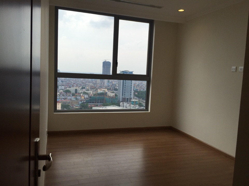 Bán căn hộ cao cấp Vinhomes Nguyễn Chí Thanh, 4 phòng ngủ, giá 11,2 tỷ 6356235