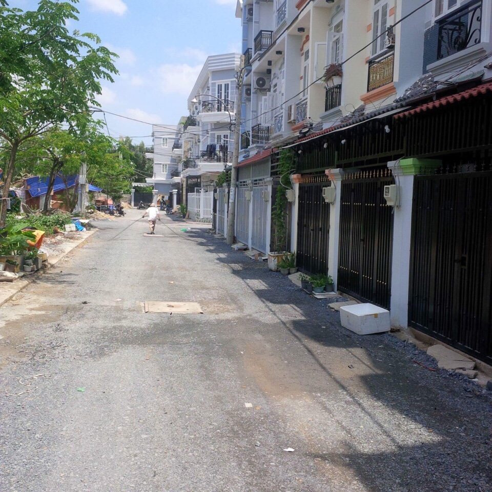 Bán nhà phố mới xây dựng gần chợ Phú Xuân, Huỳnh Tấn Phát, 3 lầu, sổ riêng 6583312