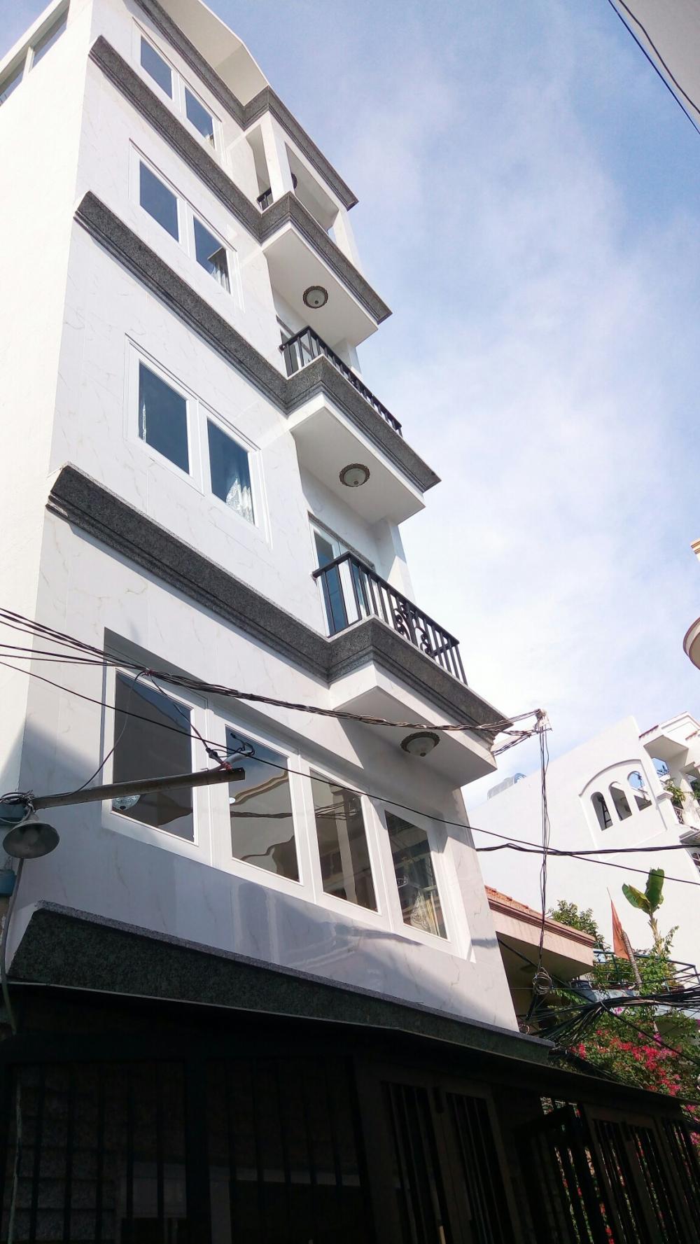 Cho thuê khách sạn 42 phòng đường Nguyễn Thái Bình giá 18 nghìn USD tháng 6501663