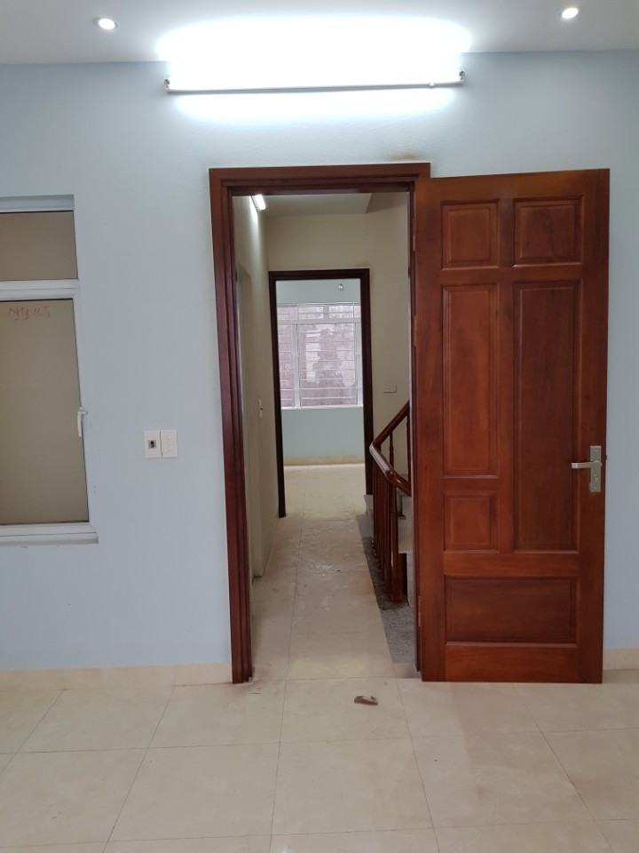 Bán nhà gần ngay đường Hoàng Đạo Thúy giao đường Lê Văn Lương 6804916
