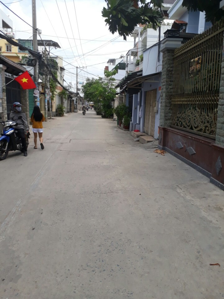 Bán gấp biệt thự 7.2x27m, 749 Huỳnh Tấn Phát, Phường Phú Thuận, Q7 6827843