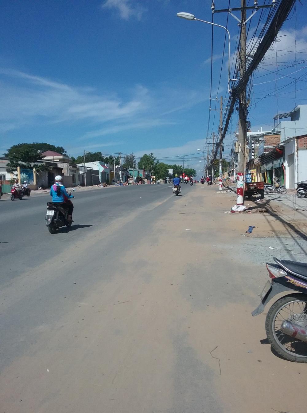 Đất 2 mặt tiền đường Lê Văn Việt, Quận 9, ngay ĐH GTVT 6925691