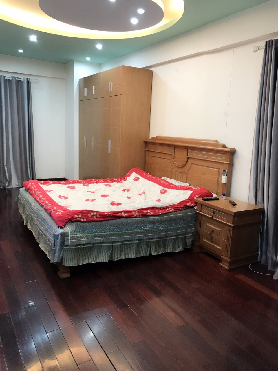 Cho thuê căn hộ 71 Nguyễn Chí Thanh, 130m2, 2 phòng ngủ, đủ đồ, 17tr/tháng 7250515