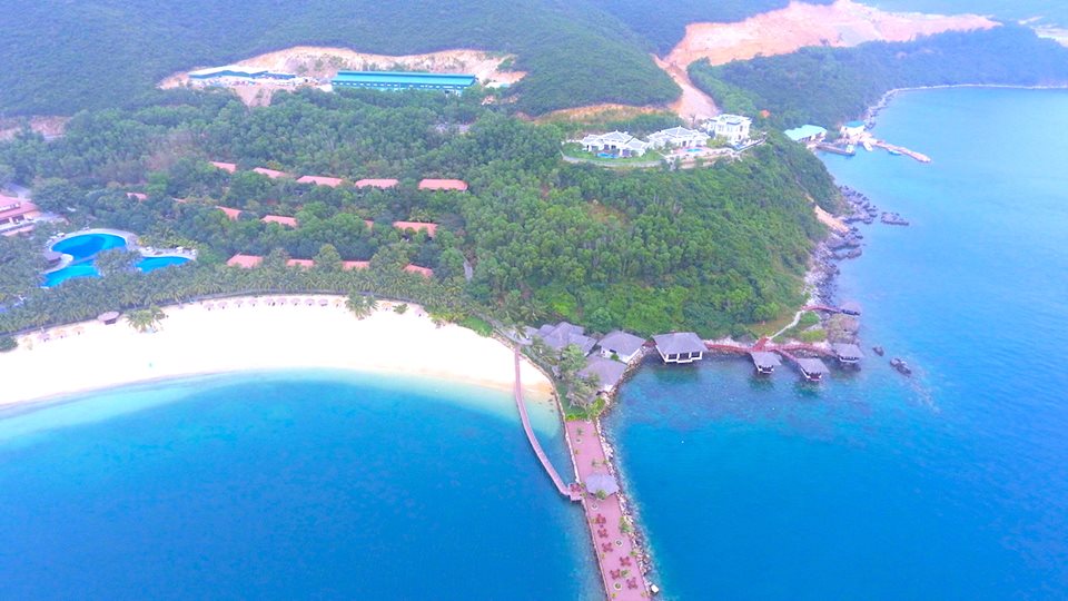 Bán biệt thự Nha Trang view biển cực đẹp, DT 420m2 trang bị FULL NT 5*, đang có HĐ thuê 300tr/tháng 7153473