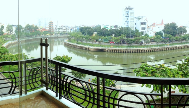 Toà nhà có diện tích lớn, mới xây view sông MT Trường Sa, Phú Nhuận cho thuê, 10x14m, NH 11m 7389860