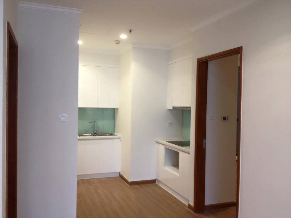 Cho thuê căn hộ 140m2, 3 phòng ngủ, đồ cơ bản, chung cư 27 Huỳnh Thúc Kháng 7794999