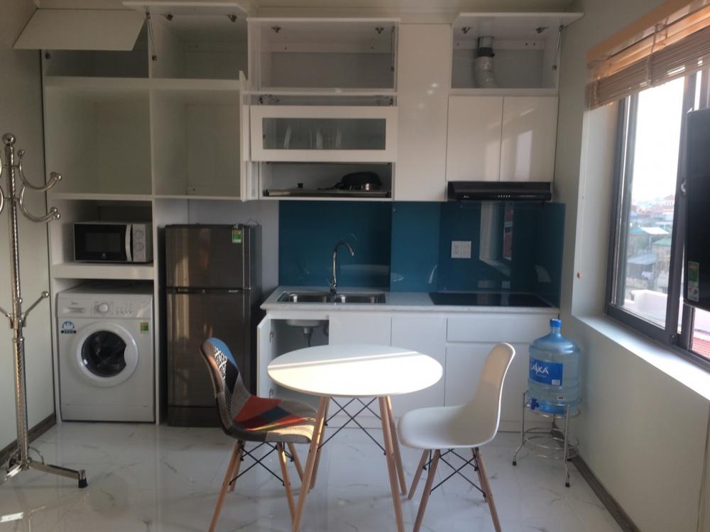 Cho thuê căn hộ cực đẹp tại phố Văn Cao 7945901