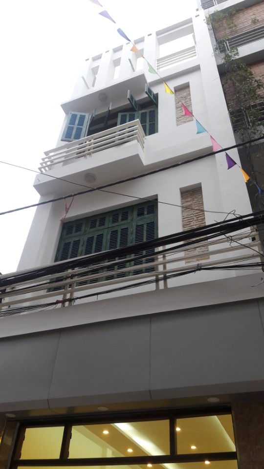 Cần bán nhà mặt ngõ 397 Phạm Văn Đồng, DT 62m2 x 4 tầng đường rộng, 2 ôtô tránh nhau 7715898