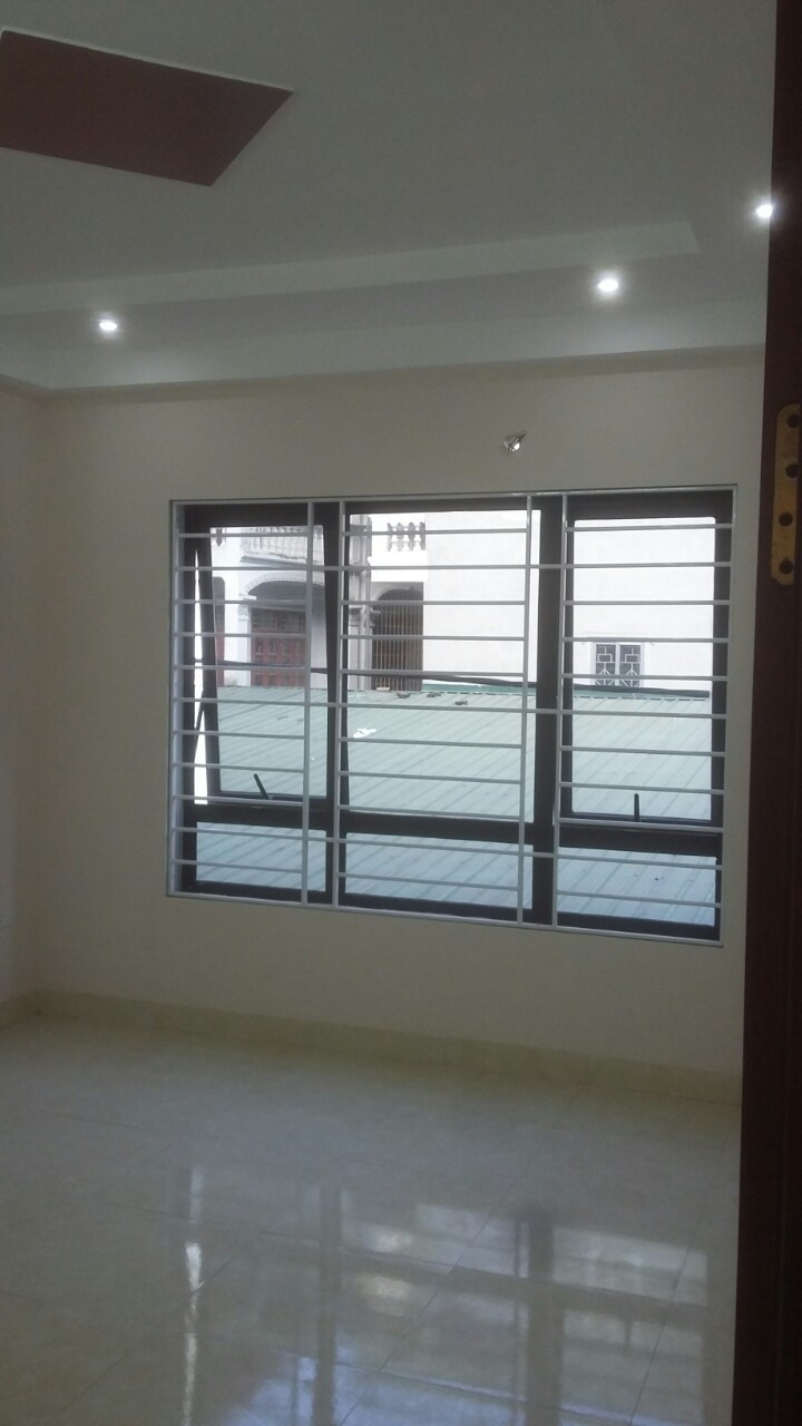 Bán nhà  3.1 tỷ, ngõ 543 Nguyễn Trãi (40m2x5 tầng, 6PN, tiện mở văn phòng), 0943075959 / 0982346912
 7835162