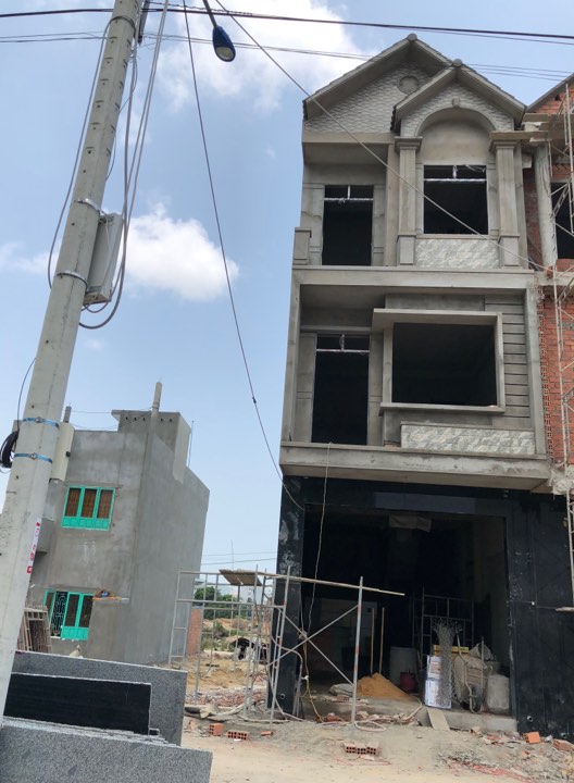 Bán nhà mới xây 3 mê nguyên, mặt tiền khu QHDC Hưng Thịnh 9157081