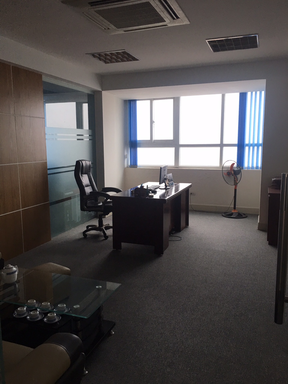 Bán căn hộ văn phòng số 7 Trần Phú tầng cao 222m2 để lại toàn bộ nội thất văn phòng 9073961
