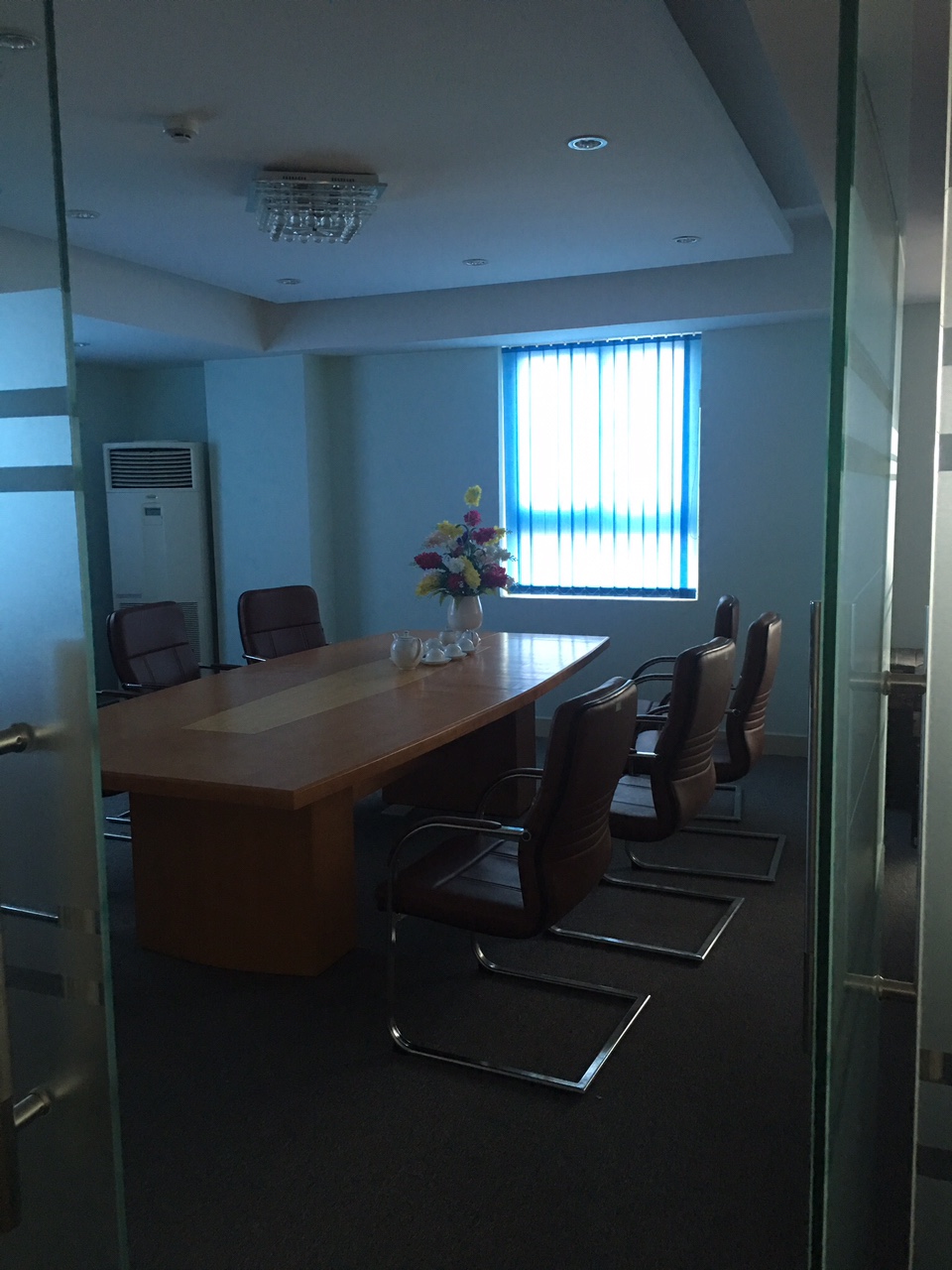 Bán căn hộ văn phòng số 7 Trần Phú tầng cao 222m2 để lại toàn bộ nội thất văn phòng 9073961