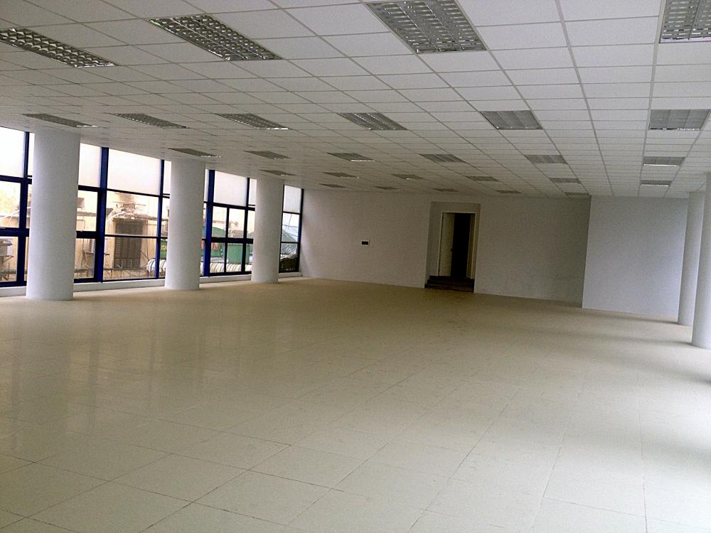 Cho thuê sàn văn phòng 300 m2 tại khu vực Ô Chợ Dừa, thông sàn, giá 120 nghìn/m2/tháng 9135881