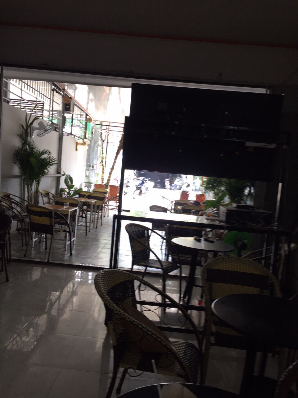 Không người trông coi nên sang lại quán cà phê đường Nguyễn Văn Linh, gần bệnh viện Phương Châu 9322545