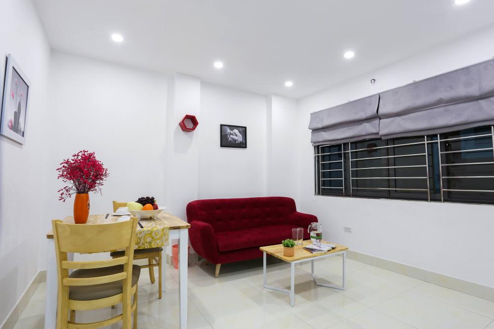 Cho thuê căn hộ dịch vụ cao cấp đường Trần Quốc Hoàn, giá 7 tr/th 8635532