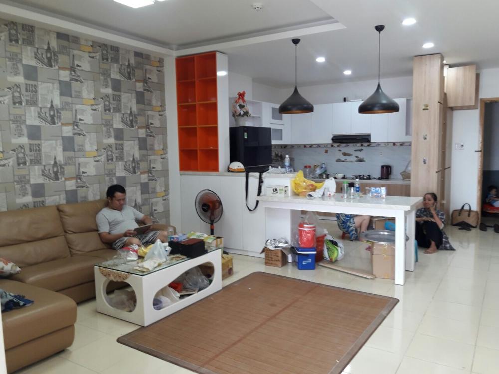 Cho thuê căn hộ Bầu Cát 2, DT 70m2, 2PN, NT cơ bản, giá 9tr/tháng, LH 0906881763 9447008