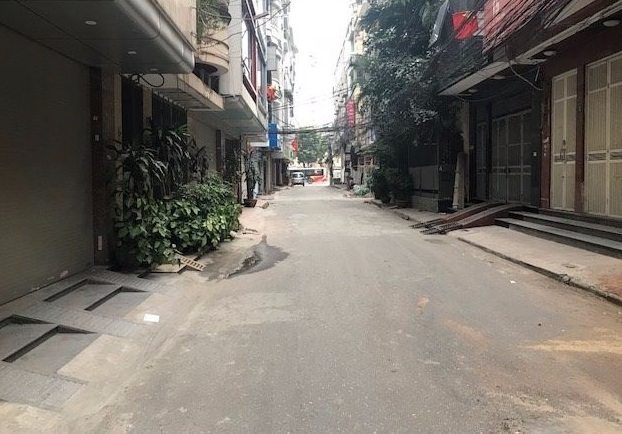 Bán nhà ngõ 82 Yên Lãng, lô góc, ô tô đỗ cửa 120m2 x MT 6m chỉ 16 tỷ LH 0968562204 9586037