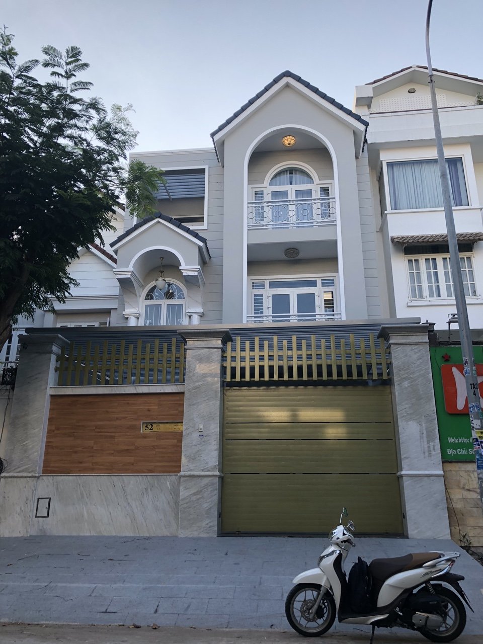 Bán nhà mặt phố đường Trần Trọng Cung, Phường Tân Thuận Đông, Q7, TP. HCM diện tích 200m2  9666980