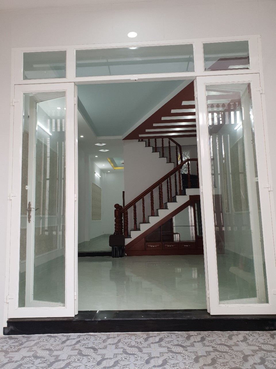 Bán nhà lầu hẻm 553 đường 30/4. Nhà mới đẹp, thích hợp vợ chồng ra riêng 9720735