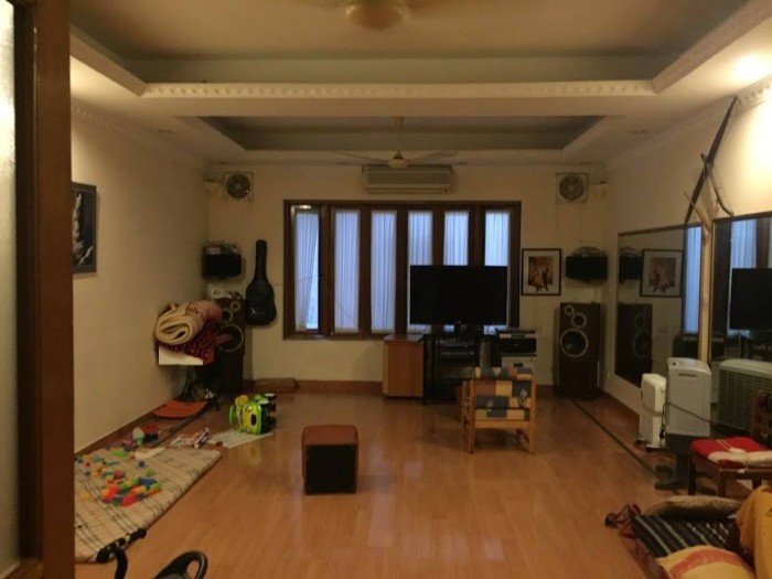 Gia đình có nhà trong ngõ phân lô Duy Tân, Quận Cầu Giấy cần bán 9650273