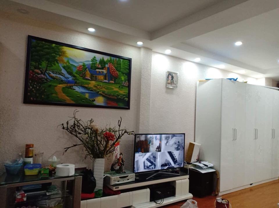 Kẹt vốn bán gấp nhà đẹp 2 lầu, 5.7x13m, chỉ 5.75 tỷ Phan Đình Phùng, PN 9658772