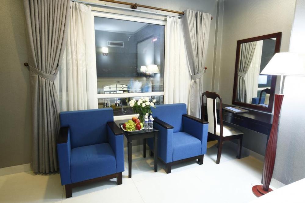 Cần bán khách sạn 4 sao đẳng cấp đẹp tuyệt vời mặt tiền Nguyễn An Ninh, P. Bến Nghé, Q. 1 10122721
