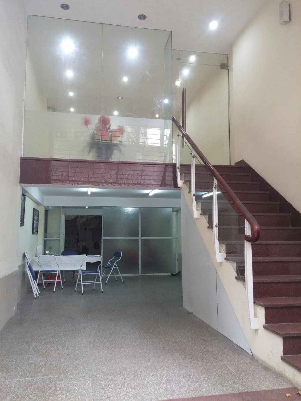 Cho thuê nhà mặt phố Vương Thừa Vũ, DT 60m2 x 8 tầng nhà xây mới thiết kế thông sàn có thang máy 9809787