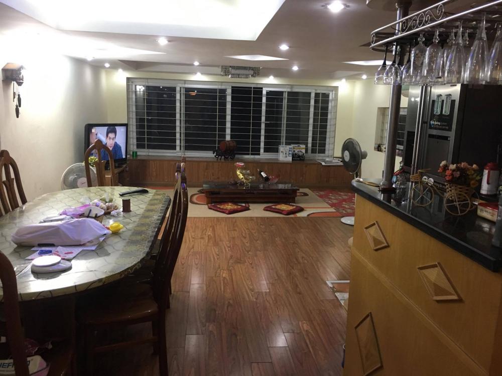 Chính chủ bán gấp nhà ngõ 12 Phan văn Trường, Trần Quốc Hoàn giá 7,9 tỷ, 60m2 x 5T, ngõ ô tô tránh 9717862