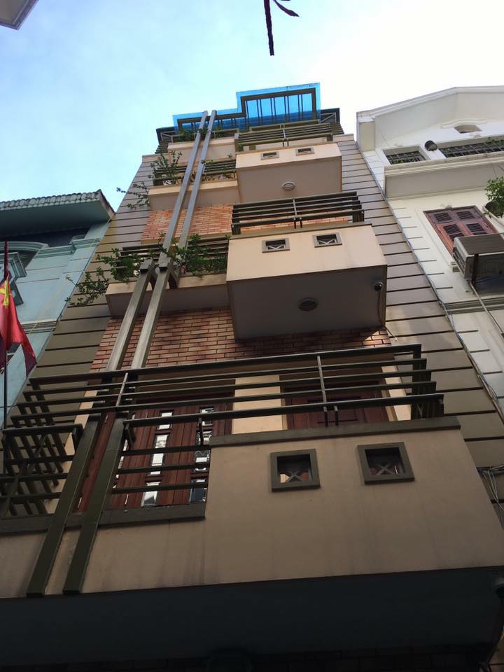 Cần bán gấp nhà mặt phố Nguyễn Đình Hoàn, Hoàng Quốc Việt, 52m2 x 7T, thang máy, KD đỉnh 9728645