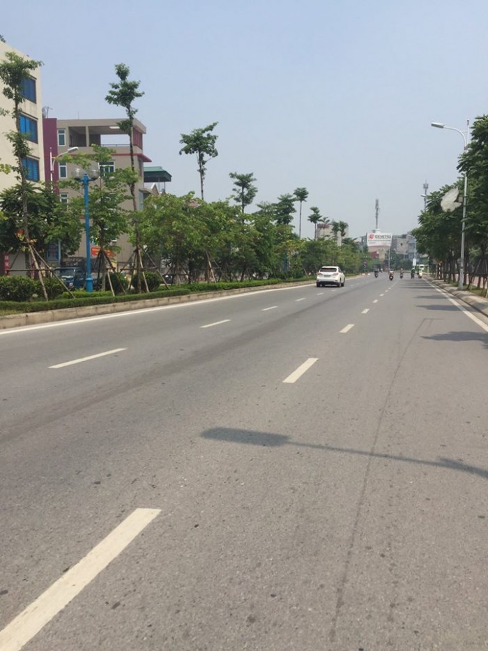Bán đất mặt đường nhựa 13m Phố Trạm, Long Biên, 50m2, giá 5,5 tỷ 9739453