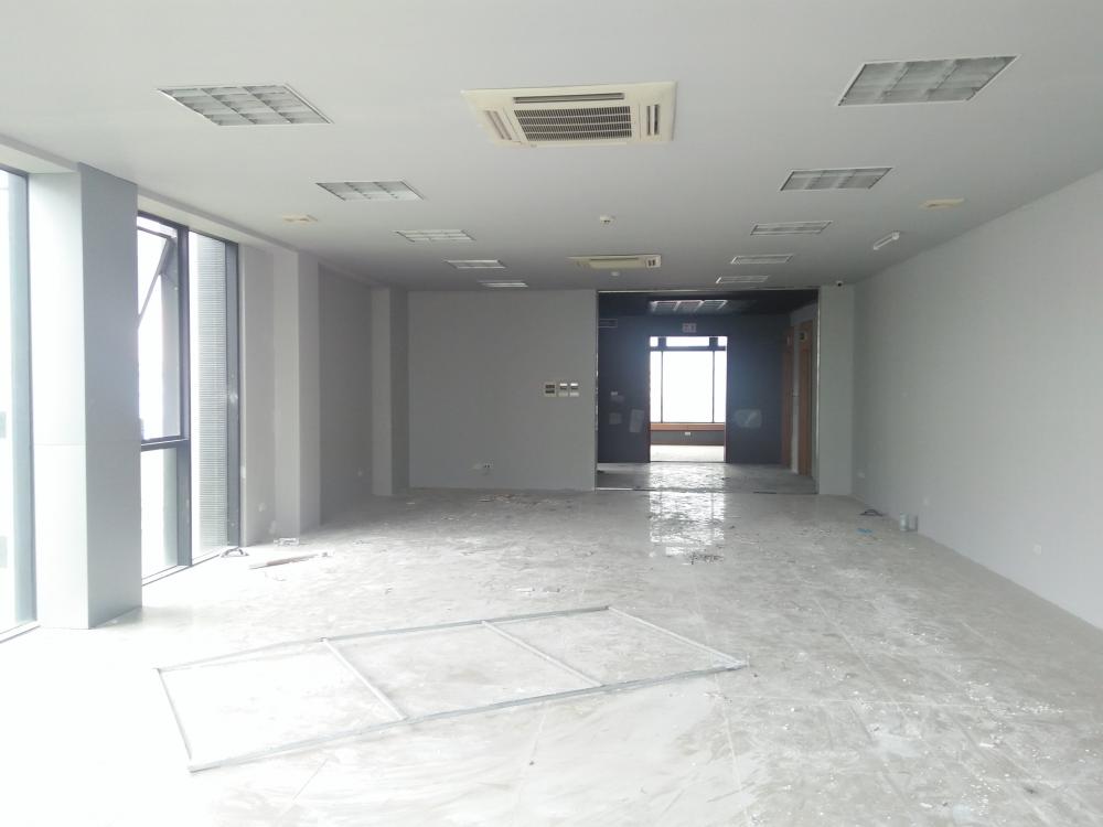 Cho thuê tòa văn phòng 8 tầng số 71 Chùa Láng, DT 200m2, giá 280.000đ/m2/tháng 9752033