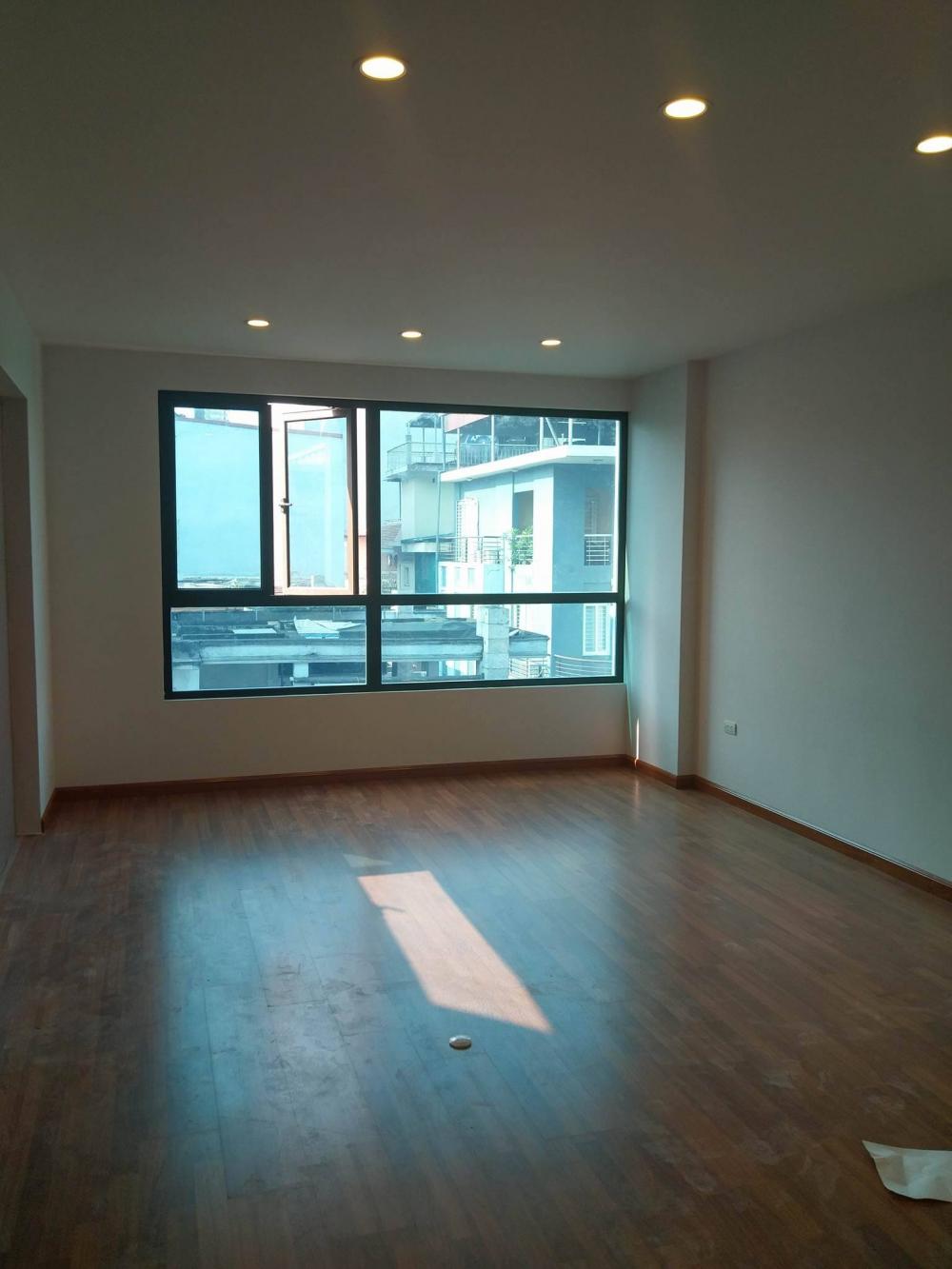 Bán gấp nhà phân lô CSHS ngõ 187 Trung Kính, 55m2 x 4T, giá 10.5 tỷ đường hè 12m 9803975