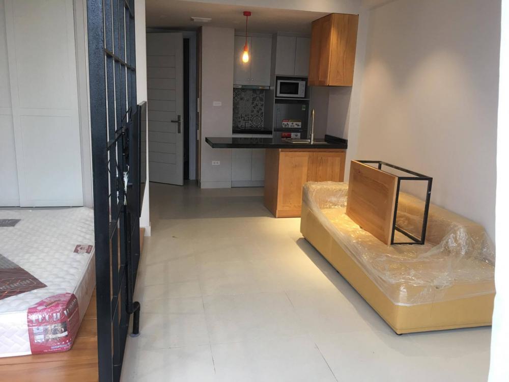 Bán gấp nhà phân lô CSHS ngõ 187 Trung Kính, 55m2 x 4T, giá 10.5 tỷ đường hè 12m 9803975