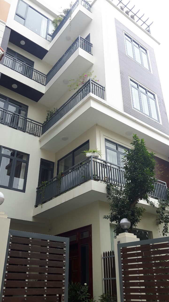 Bán nhà liền kề khu Ngoại Giao Đoàn, giá 18 tỷ. LH 0972264985 9896017