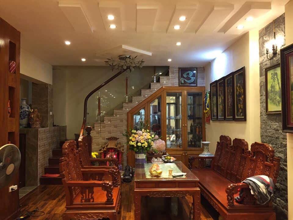 Bán nhà đẹp phố Nguyễn Chí Thanh, DT 56m2 4 tầng giá 5.5 tỷ 9889086