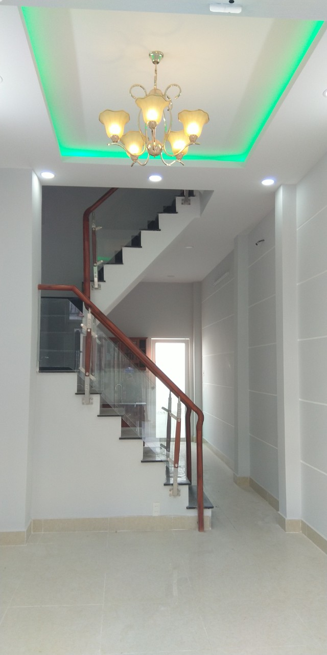 Nhà Lê Văn Lương, DT 3,2x13m, 1 trệt 2 lầu, sân thượng, 4PN, 3WC, hẻm 8m 10112551