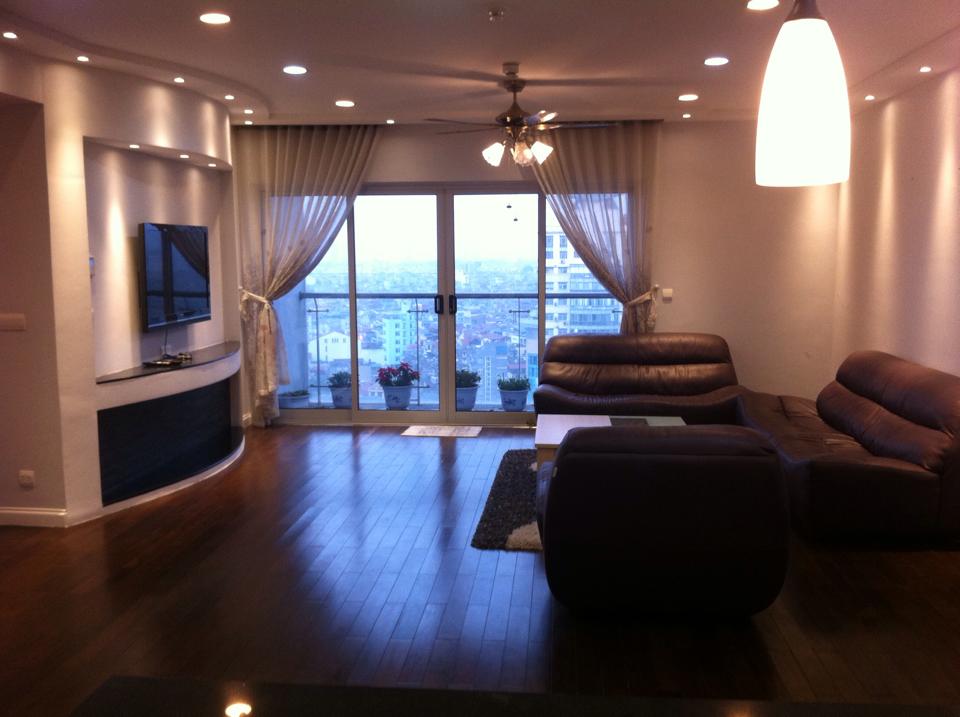Cho thuê chung cư M3- M4 Nguyễn Chí Thanh 122m2, 3 phòng ngủ, full nội thất đẹp, giá 15 tr/th 10153118