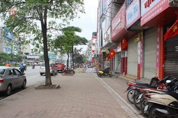 Cho thuê nhà mặt phố Nguyễn Thị Định 60m2x3 tầng, 4.5m mặt tiền 10373900