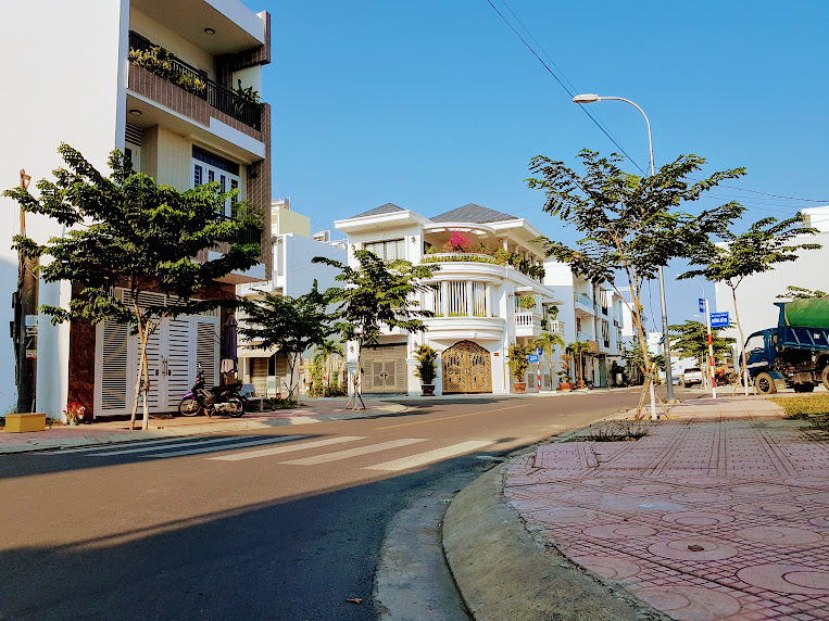Bán lô đất xây tự do ở VCN Phước Long Nha Trang, đường B10, giá 2 tỷ (có sổ) 10386367