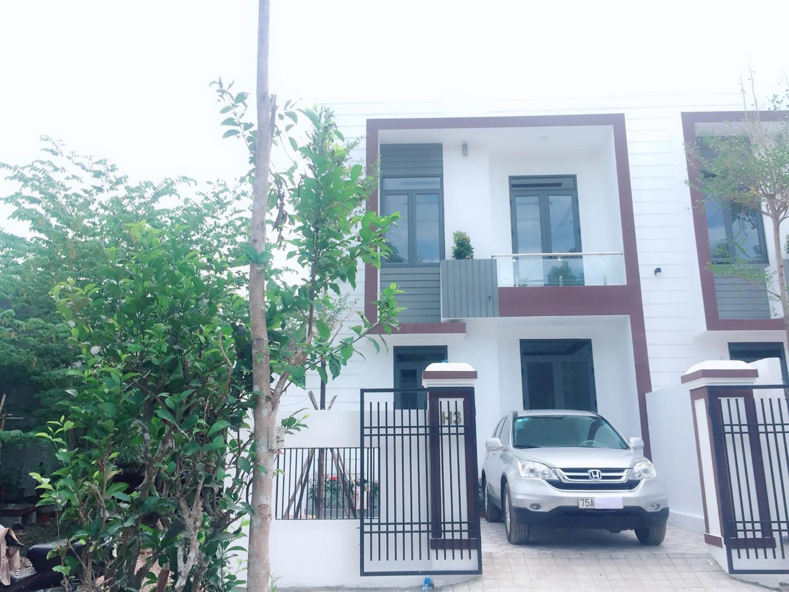 Bán nhà liền kề thiết kế hiện đại đường Thanh Hải ngay trung tâm Thành Phố Huế 10401092