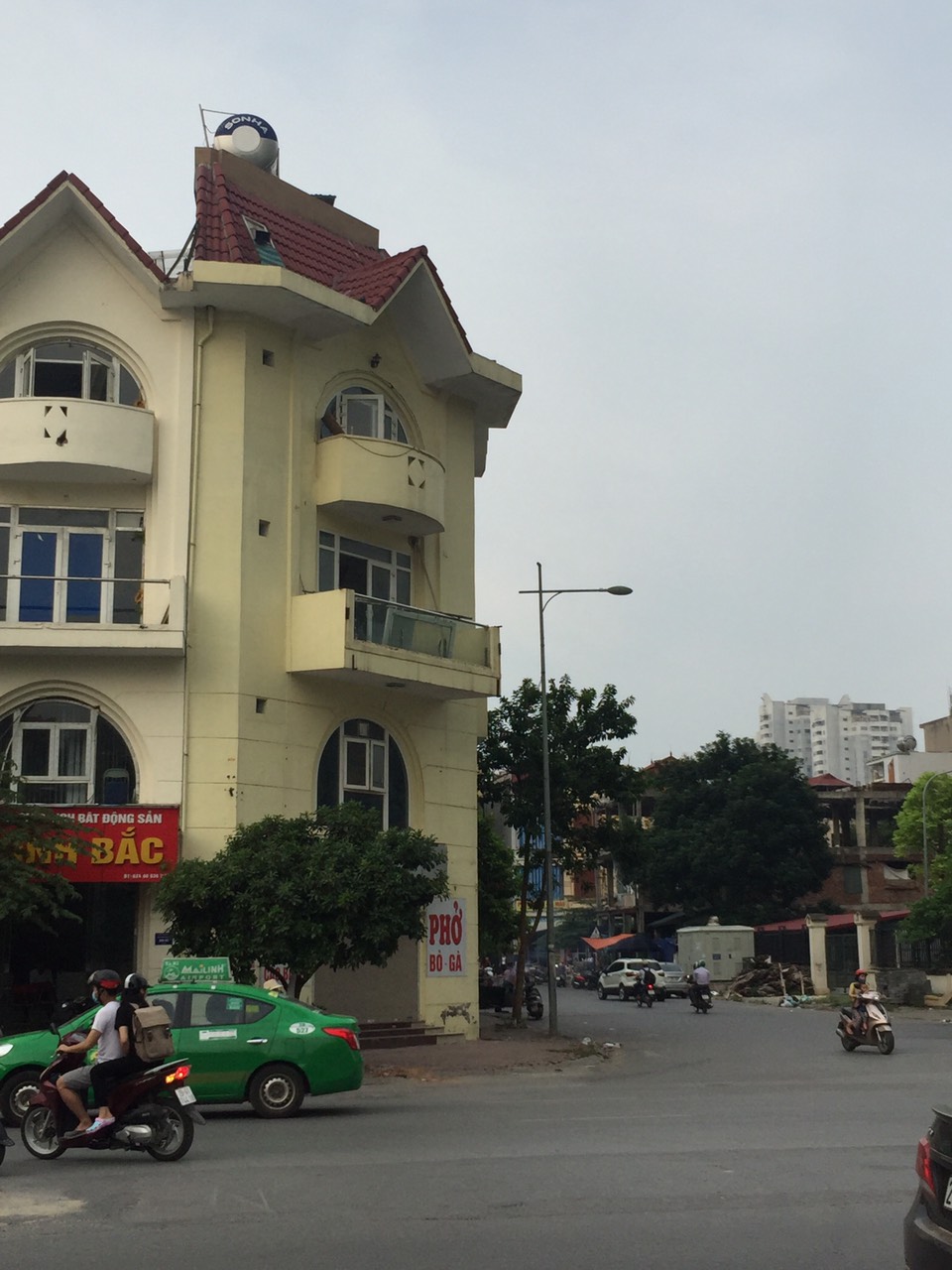 Độc quyền cho thuê tòa nhà mặt phố  hoàng quốc Việt MT 30m 10437296