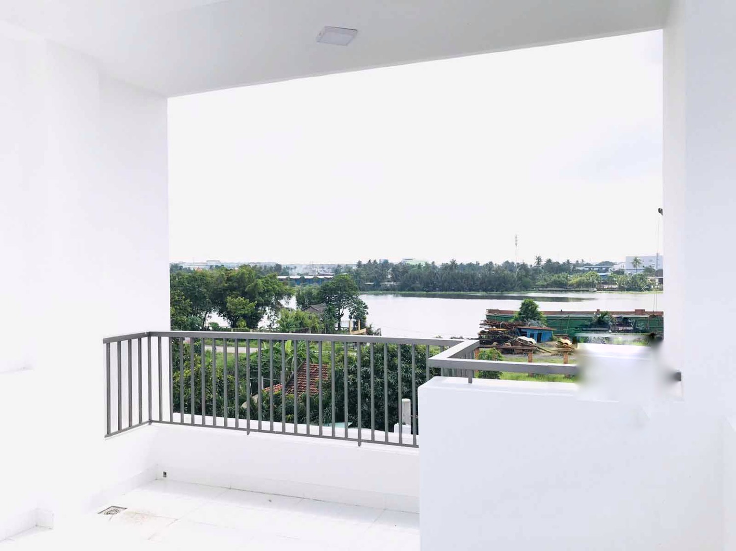 Bán nhà phố 1T 3 L view sông Sài Gòn , P Thành Lộc ,Q 12. S 180m2, Gía 3,7 Tỷ, SHR 10444999