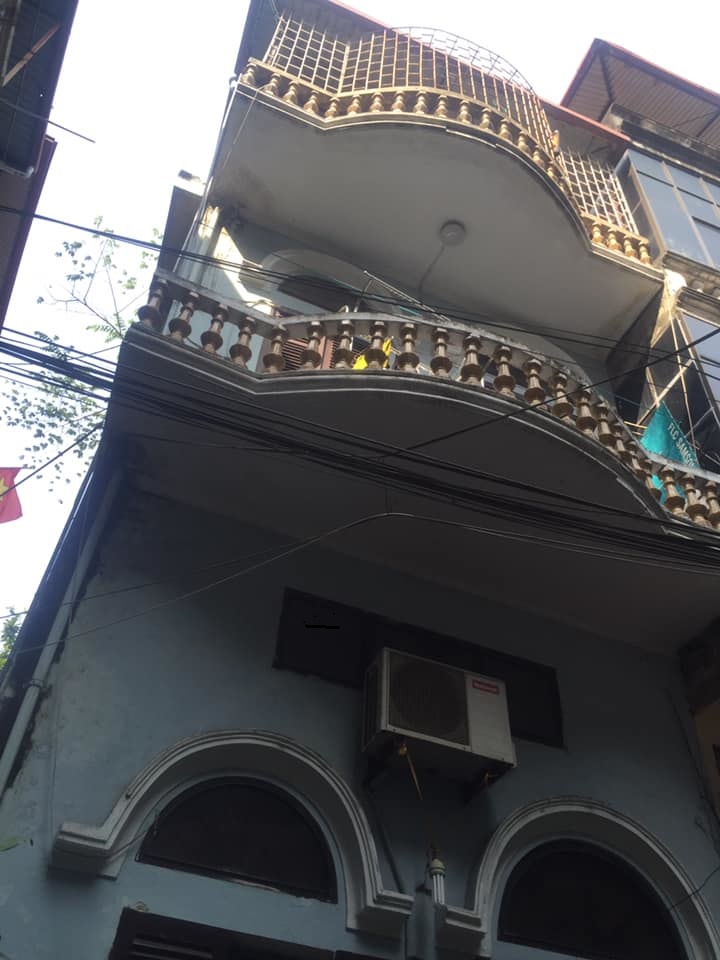 Nhà 3 tầng mặt 4.2m đất vuông giá rẻ tại Phan Đình Giót  10455265