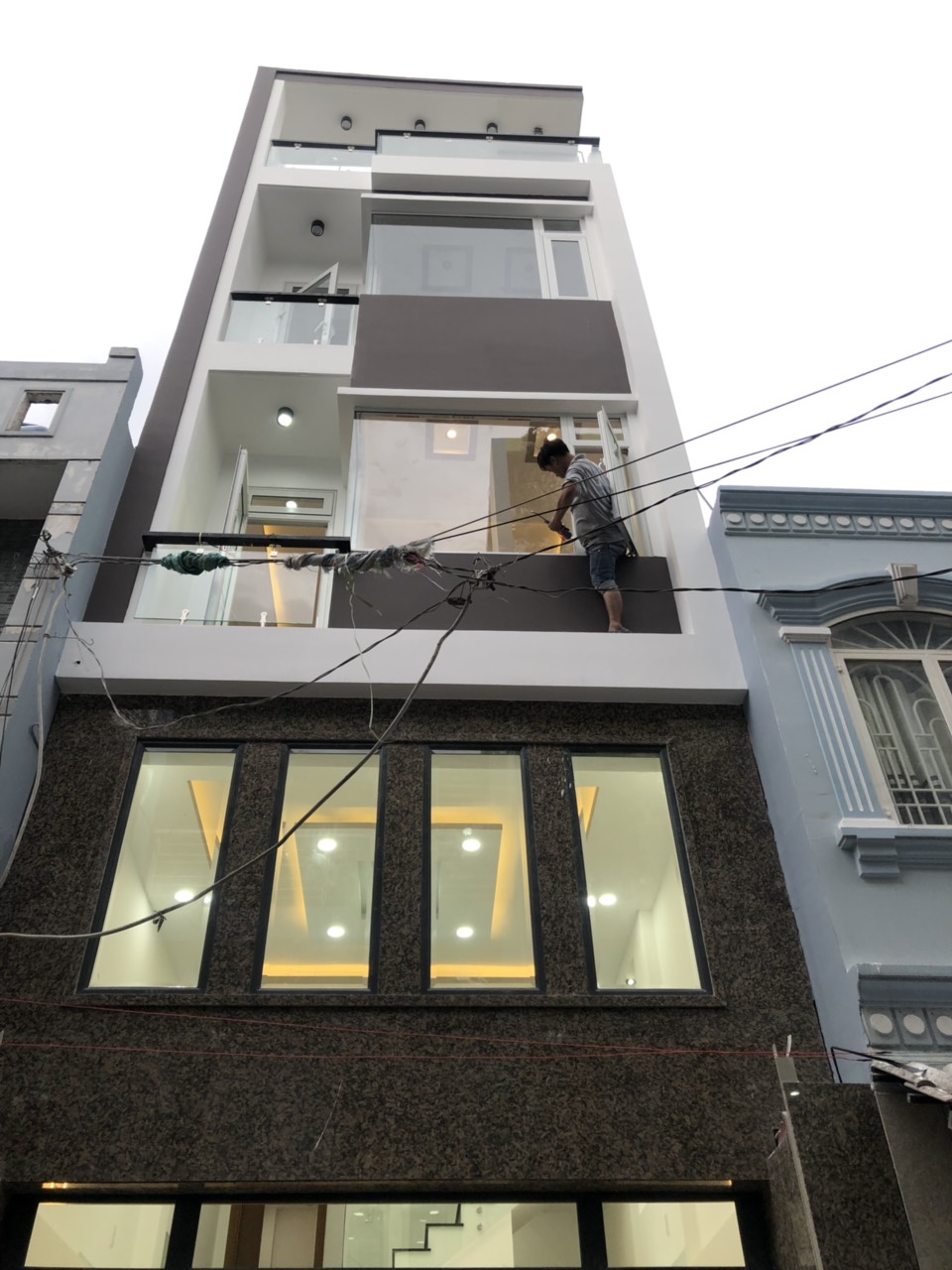 Bán nhà mới, hoàn công hoàn chỉnh đẹp bậc nhất quận Gò Vấp, tp Hồ Chí Minh
Liên hệ:  0909644323, 10492563