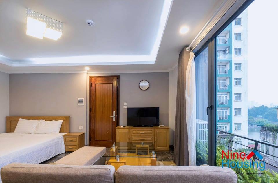 Bán khách sạn 10 tầng Kim Mã, Ba Đình, cho thuê 5700$/th, 101m2, 24 tỷ 500 thương lượng 10503057