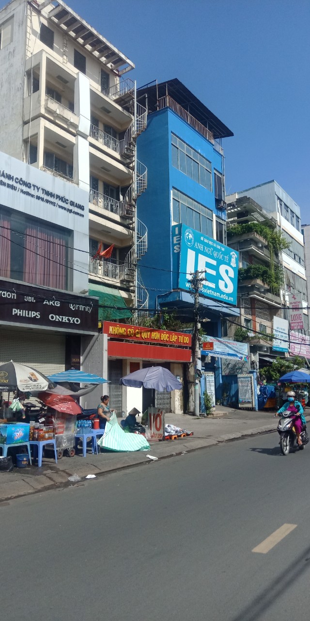 Bán nhà Hẻm(10m)306 Nguyễn Thị Minh Khai P.5 Q.3,DT: 4 x 18m ,3 lầu Giá cực tốt .  10508029
