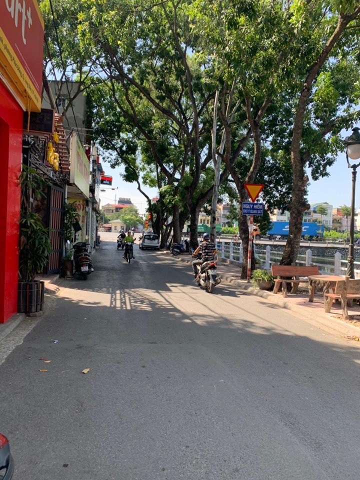 Siêu phẩm, Sài Đồng, mặt phố view hồ, kinh doanh sầm uất, 100m2, 12.5 tỷ. LH 0901110999 10541611