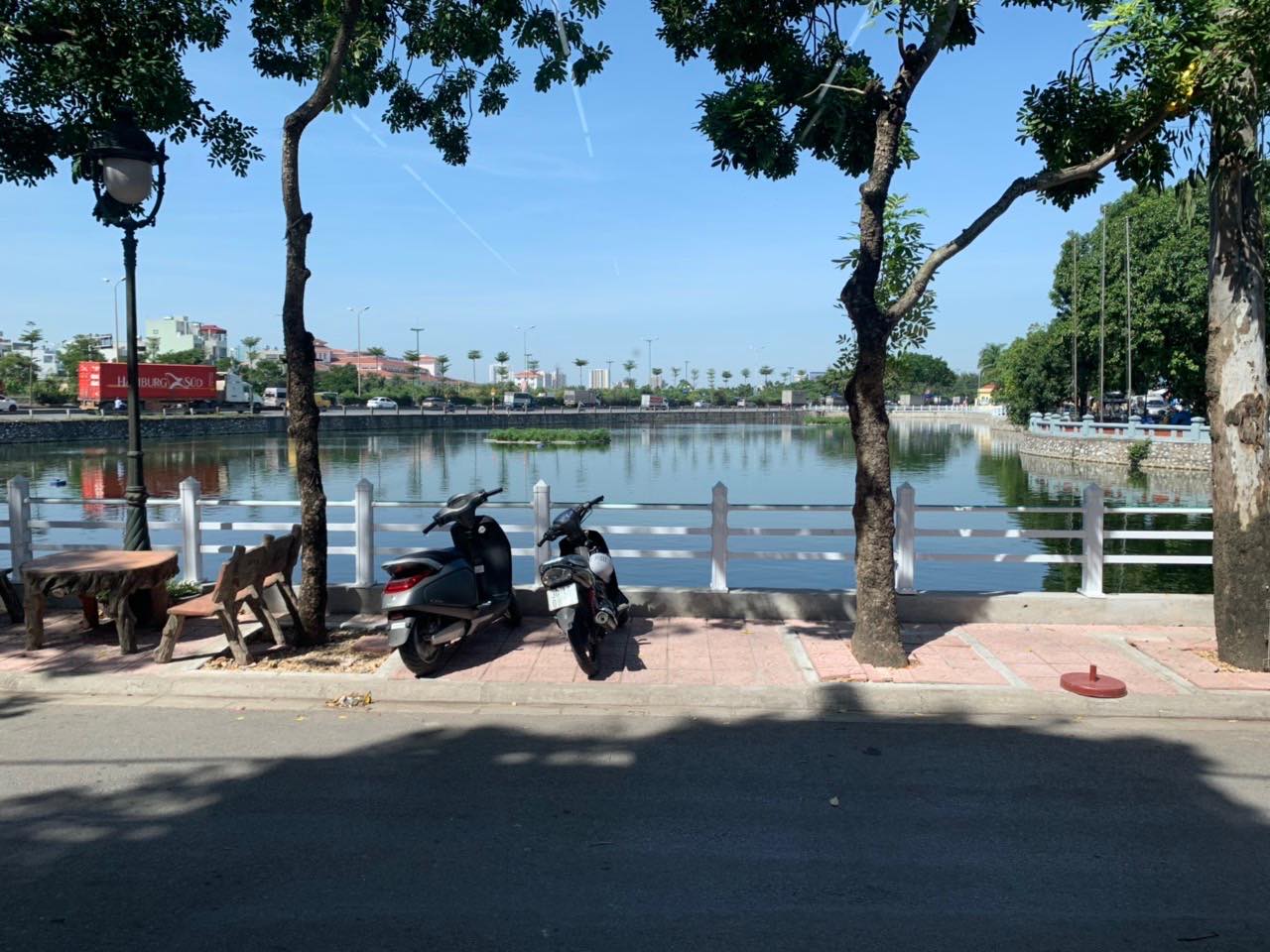 Siêu phẩm, Sài Đồng, mặt phố view hồ, kinh doanh sầm uất, 100m2, 12.5 tỷ. LH 0901110999 10541611
